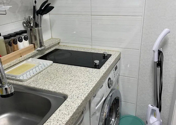 101 Charming Ground-floor Comfort And Convenience Apartment *